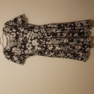 LulaRoe black white floral shift dress size M.